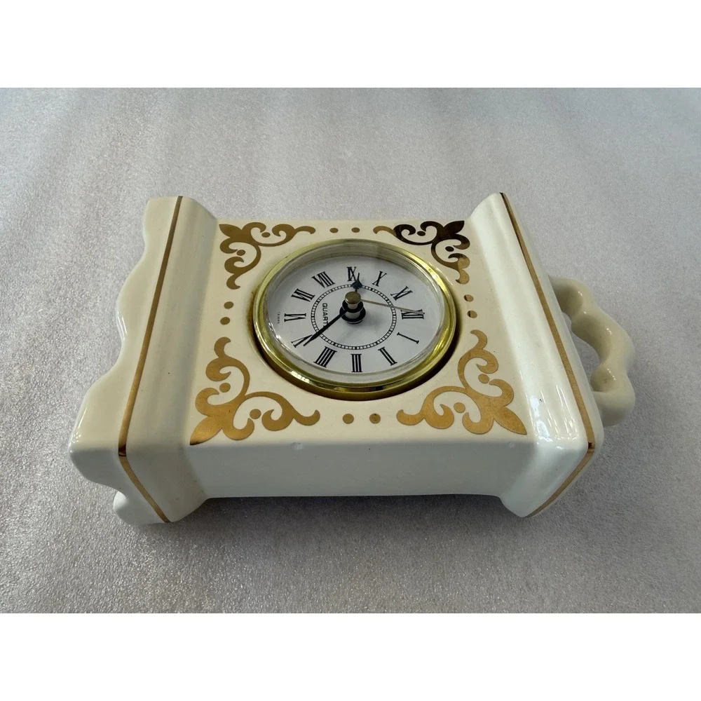 Vintage Style Ceramic Mantel Clock Quartz‎ Taiwan Gold Trim Works